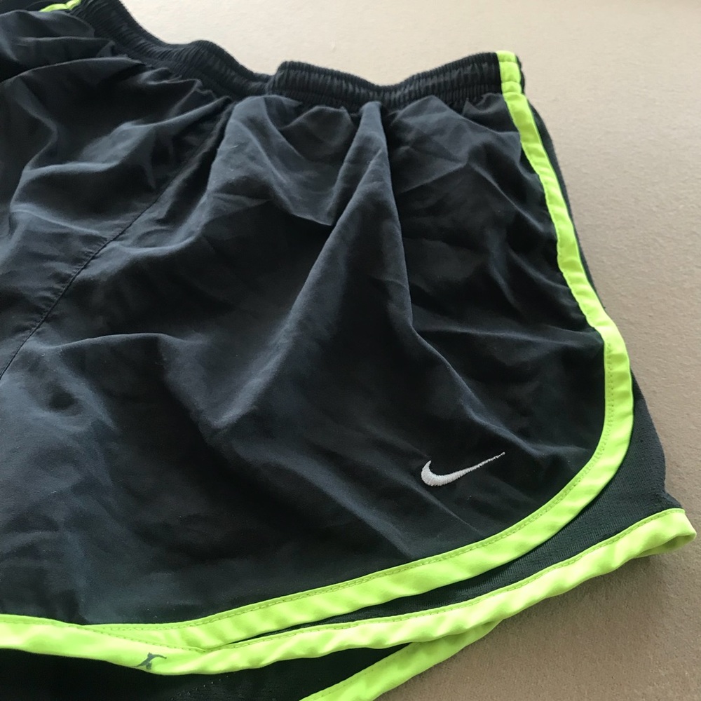 NIKE RUNNING SHORTS